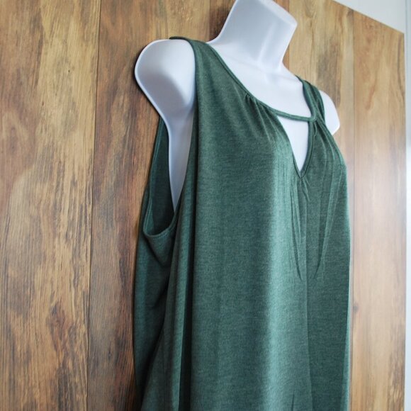 Emery Rose Plus Size Cut Out V Neck Tank Blouse Green 3XL - Picture 5 of 7